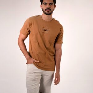 Camisa Mostarda Estampada Reron e Bermuda Bege